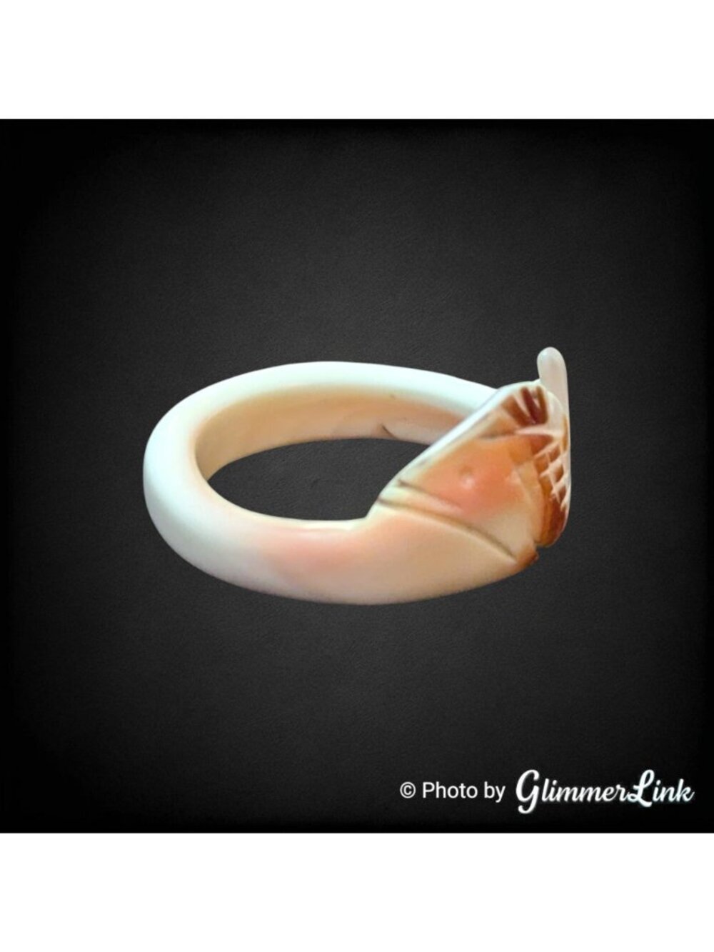 Vintage Carved Shell Fish Ring Size 8.25 Cream Pink Brown - Picture 4 of 11
